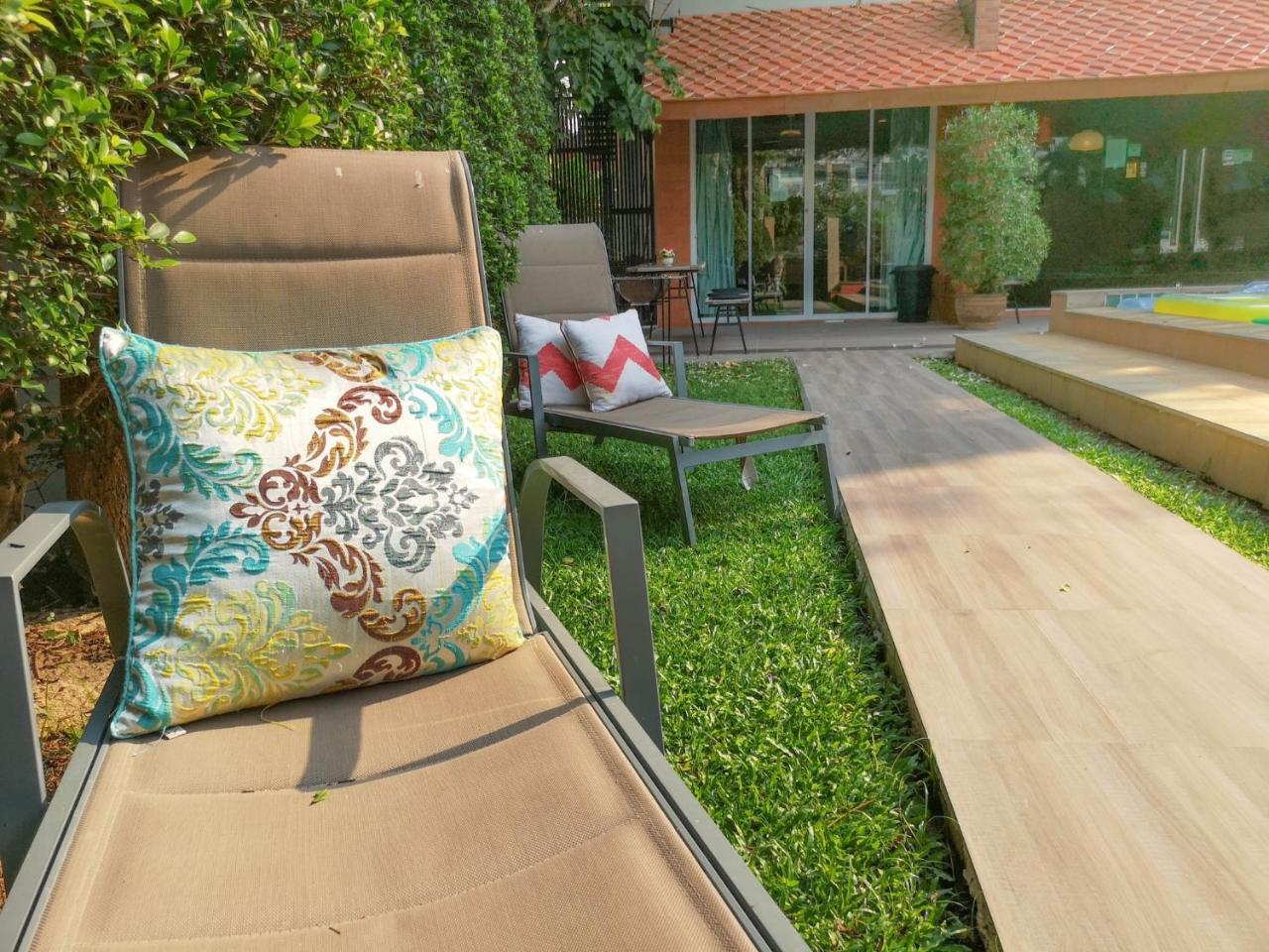 ตำหนักวิลล่า 10 ห้องนอน พร้อมสระว่ายน้ำส่วนตัว Ban Nong Tabaek Exterior foto